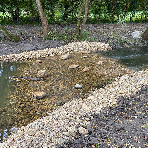 Chantier de travaux fluviaux