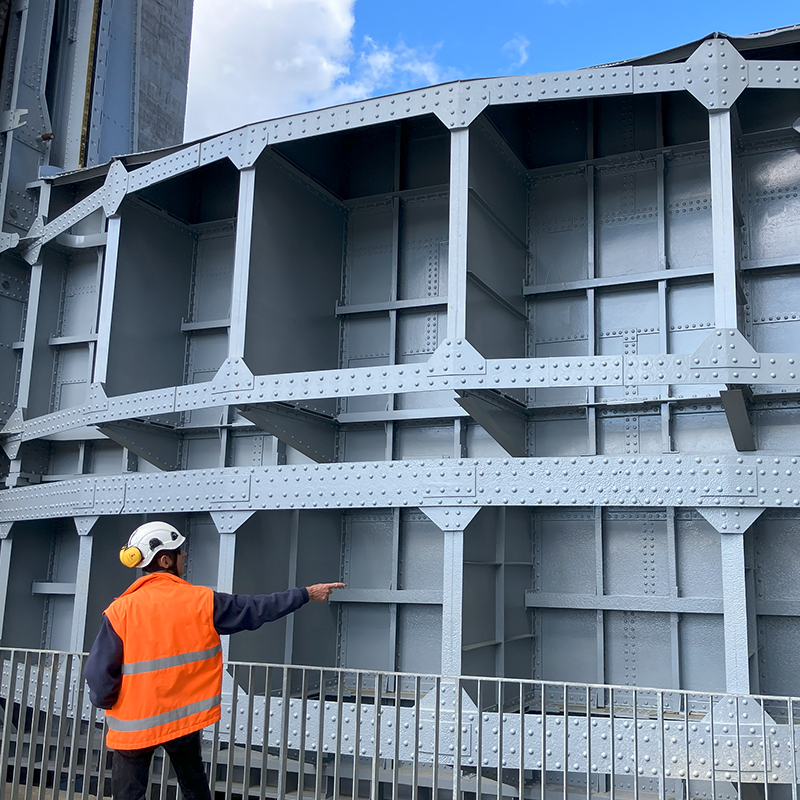 Eiffage employee on the Chancy-Pougny dam site - Photo credit: ©Eiffage Métal