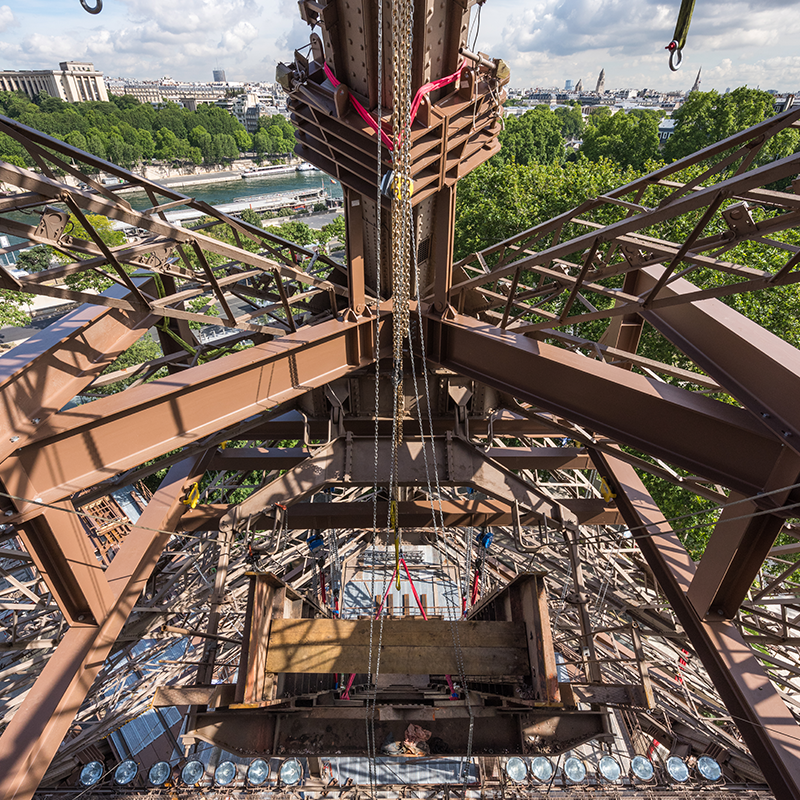 Renovation work on the Eiffel Tower's north elevator - Photo credit: Ecliptique - Laurent Thion