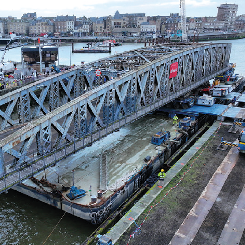Colbert swing bridge at Dieppe - Photo credit: ©Au charbon